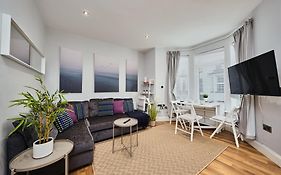 2 Princess Green - Portrush By The Sea